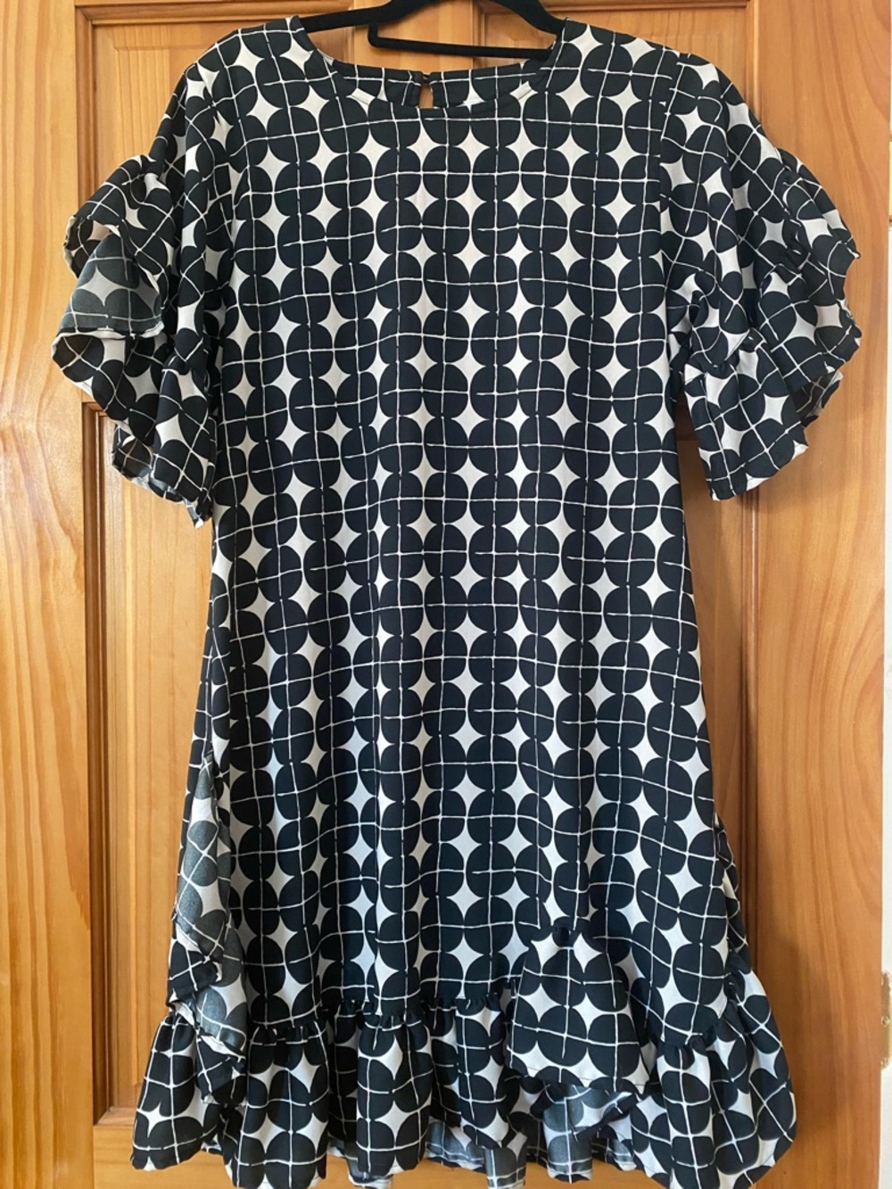 Uncle Frank Geometric Print Swing Dress Black White Flutter Sleeve Ruffle Hem S